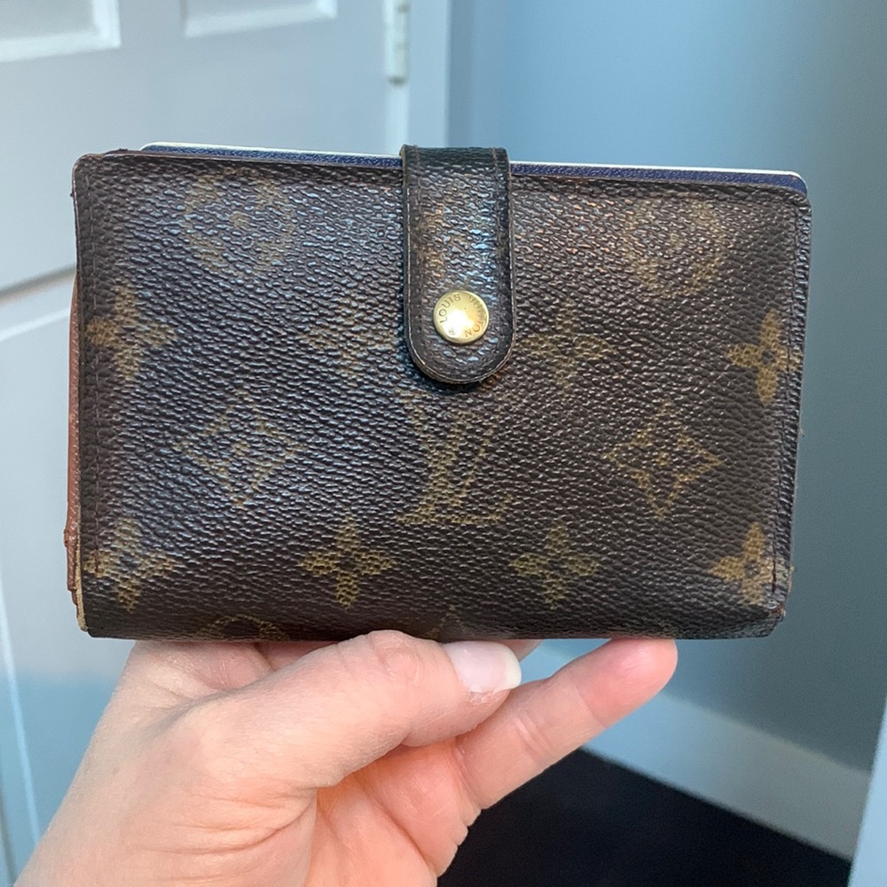 1999 authentic Louis Vuitton kisslock wallet